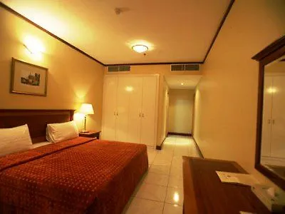 Desert Rose Hotel Apartments Дубай 3*,